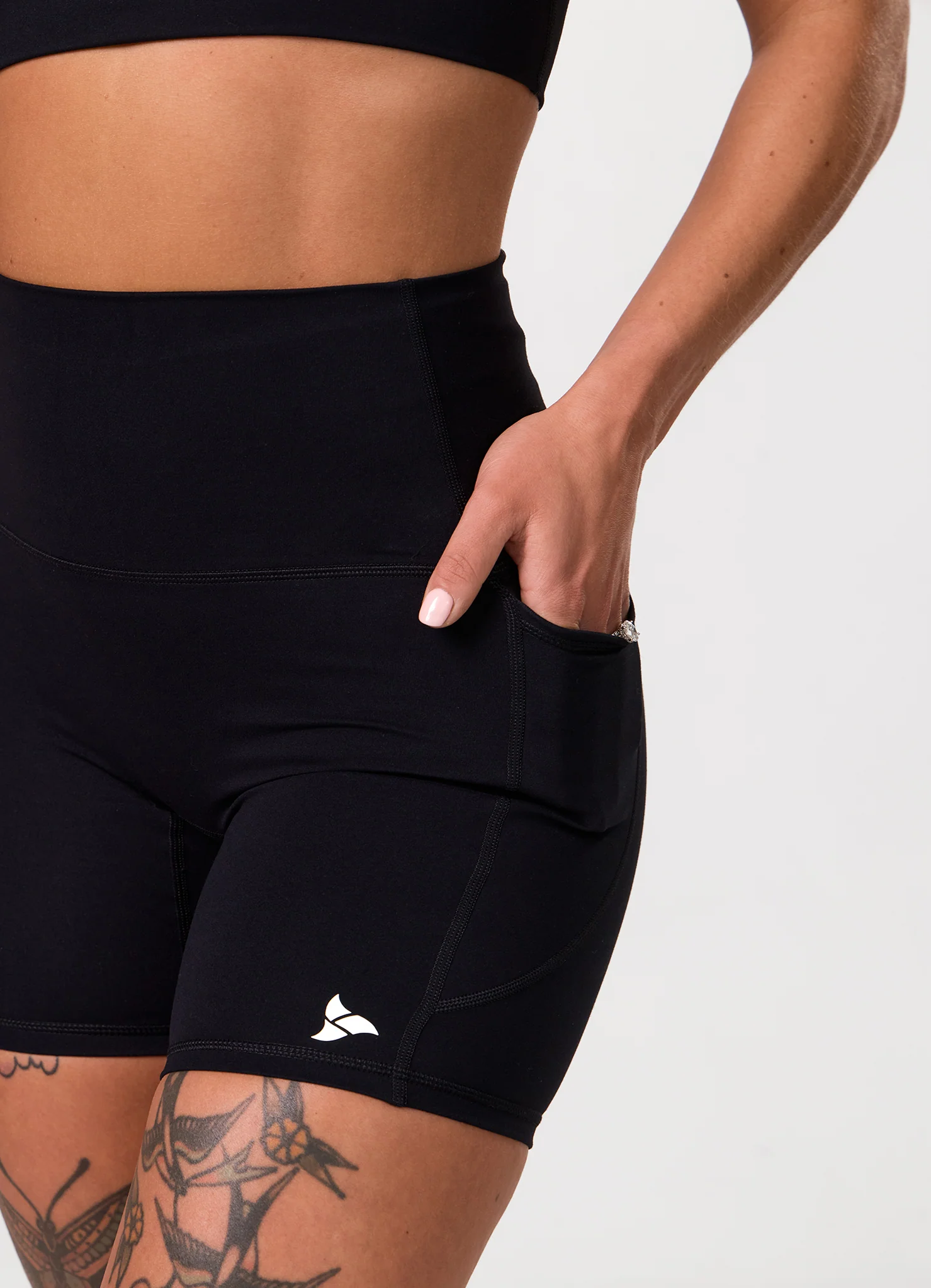 ROXI 6" Shorts BLACK EDITION - Image 8