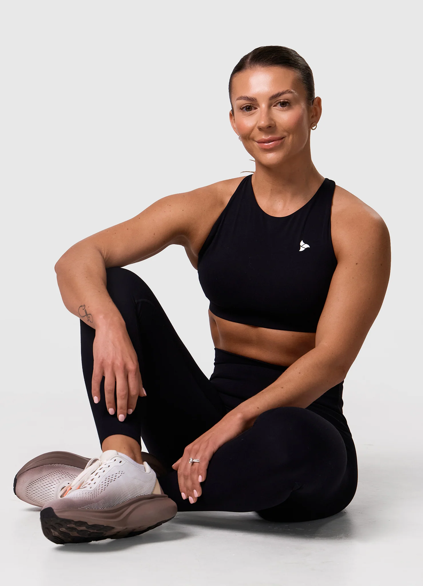 ROXI High Neck Sports Bra BLACK EDITION - Image 10